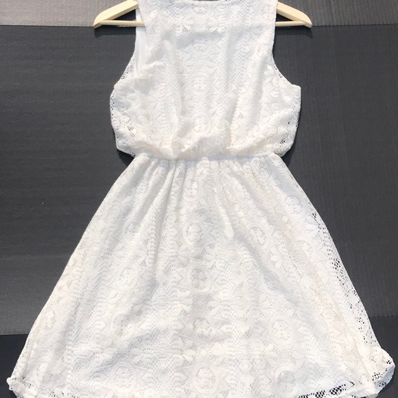SOLD🛑Ya Los Angeles Cream Lace Fit & Flare Dress - Picture 7 of 8